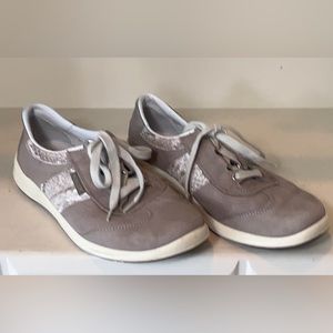 Mephisto Leather Perforated Snake Print Runoff Air Jet System Sneaker Size 7